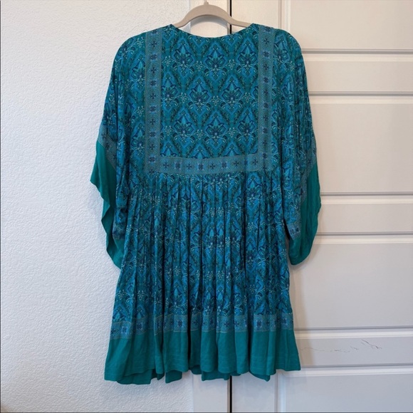 Spell $ the Gypsy Jewel Tunic Emerald - Picture 2 of 8